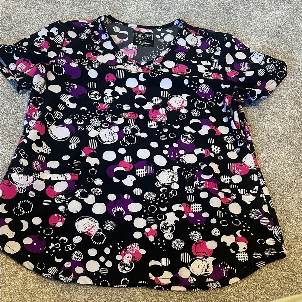 Cherokee scrub top